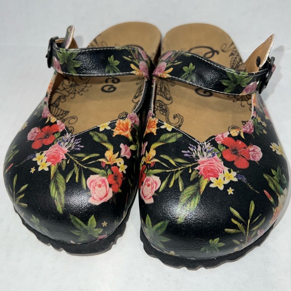 CALCEO NWOT Vegan Comfort Clogs in Black Rose Floral 🌹 - Picture 3 of 11